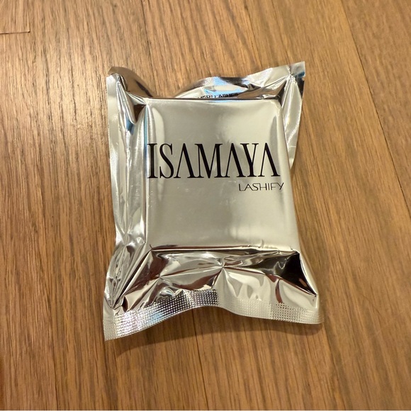 NWT LASHIFY - ISAMAYA x LASHIFY EDGE GOSSAMER LASHES - Picture 1 of 4